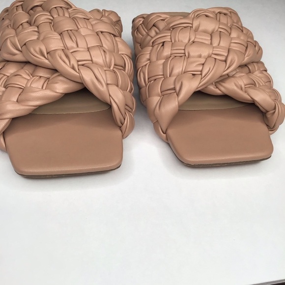 STEVE MADDEN Marina Slide Sandal in Light Brown. - Picture 9 of 16